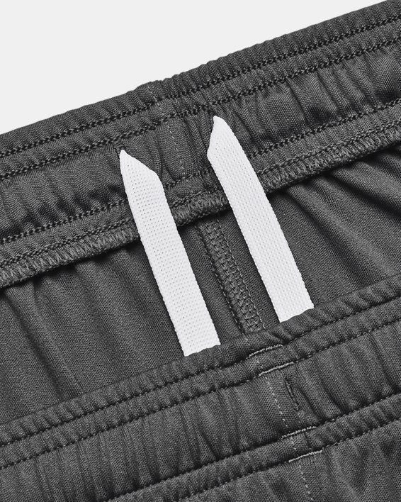 กางเกงขาสั้น UA Challenger Knit สำหรับผู้ชาย in Gray image number 4